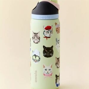 NWT Owala Urban Outfitters Exclusive "Catwala" 32oz FreeSip Water Bottle
